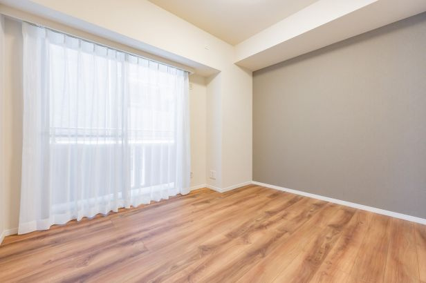 専用ポーチはプライベート感を演出♪【エルズ横濱】リノベの洋室|個人の部屋や寝室として使える洋室です