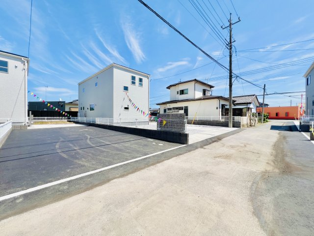 伊勢崎市長沼町の前面道路含む現地写真|閑静な住宅地◎