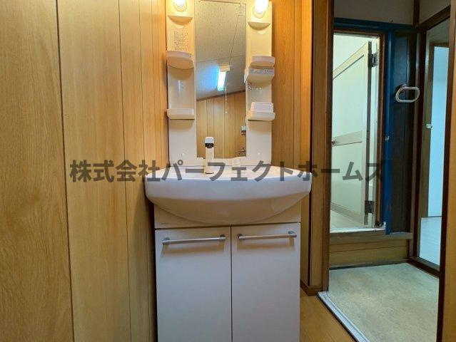 田口1丁目テラスハウスの独立洗面台|独立洗面台で身支度をすべて済ませてしまいましょう