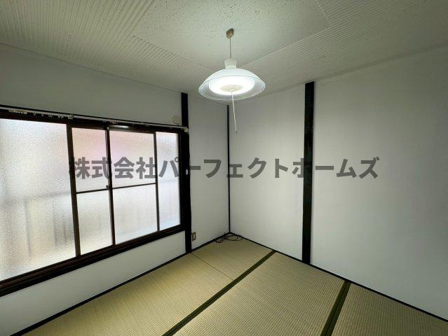 田口1丁目テラスハウスの和室|畳の上でゆっくりとくつろげる和室です