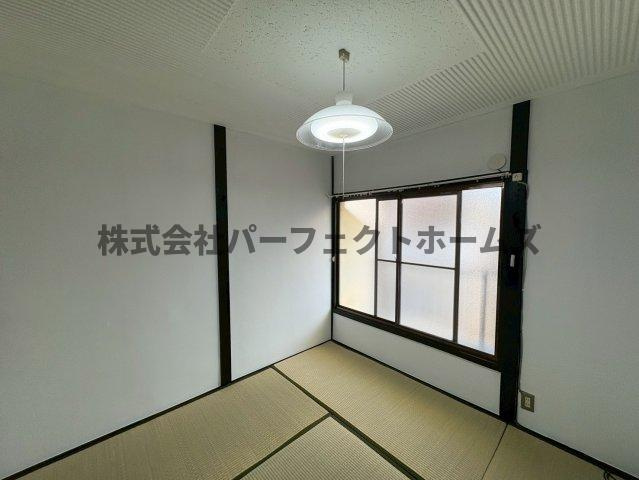 田口1丁目テラスハウスの和室|日本らしい落ち着いた雰囲気の和室です