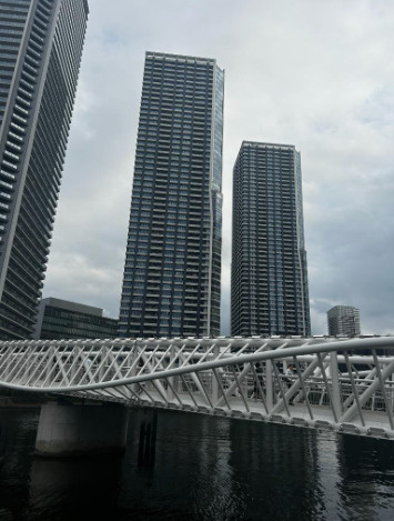 ドゥ・トゥール WESTの外観