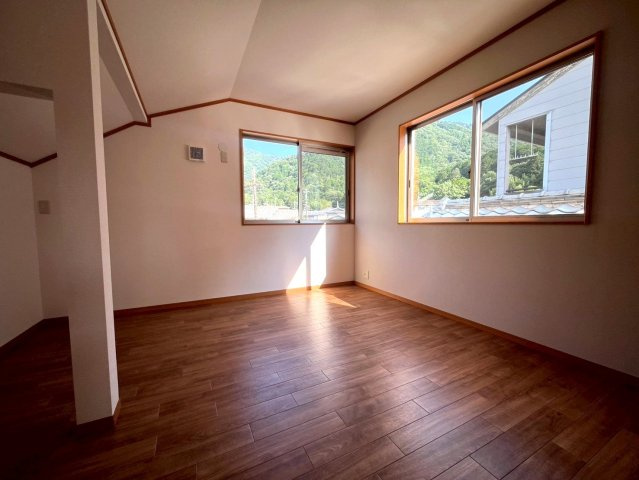 ◆令和７年６月リフォーム完了◆収納豊富◆全居室６帖以上◆山科区小山中島町の洋室|洋室