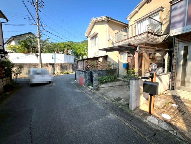 ◆令和７年６月リフォーム完了◆収納豊富◆全居室６帖以上◆山科区小山中島町の前面道路含む現地写真|前道