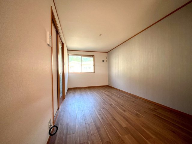 ◆令和７年６月リフォーム完了◆収納豊富◆全居室６帖以上◆山科区小山中島町の居間・リビング|リビング