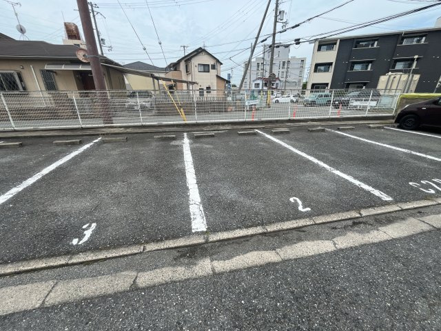 メゾン堀川　Ｃ棟の駐車場