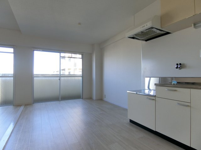 ニュー星見ハイツの居間・リビング