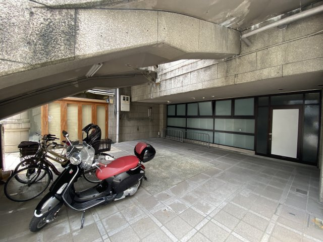 デルフィ西大路の駐輪場