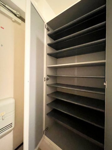 Warren higashiharuta Ⅰの玄関