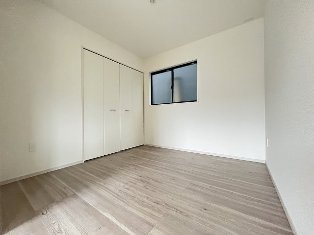 【洋室】 | 福岡市南区曰佐5丁目2期　1号棟（全4棟）【仲介手数料無料・0円】 | 現地写真。1階洋室です。