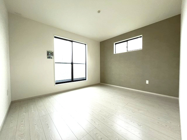 【寝室】 | 福岡市南区曰佐5丁目2期　1号棟（全4棟）【仲介手数料無料・0円】 | 現地写真。2階主寝室です。