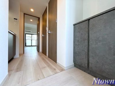 【玄関】 | S-RESIDENCE亀島駅前ascent | シンプルで使いやすい玄関です