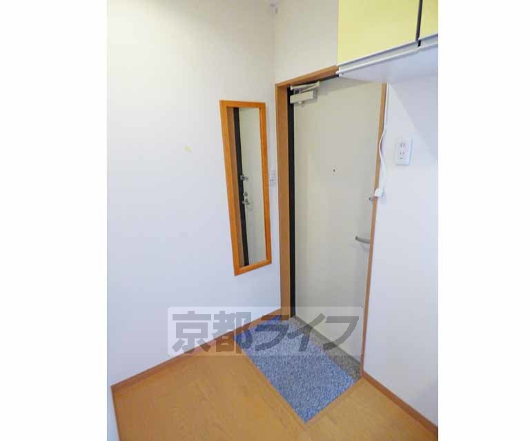 フラッティ下立売の玄関