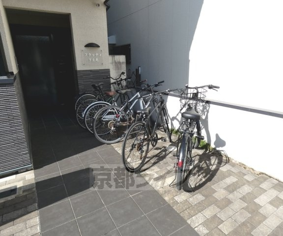 フラッティ下立売のその他共用部分|自転車駐輪場です