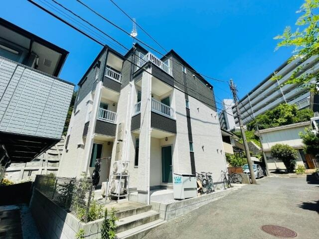 横浜市金沢区六浦東1丁目のアパートの画像