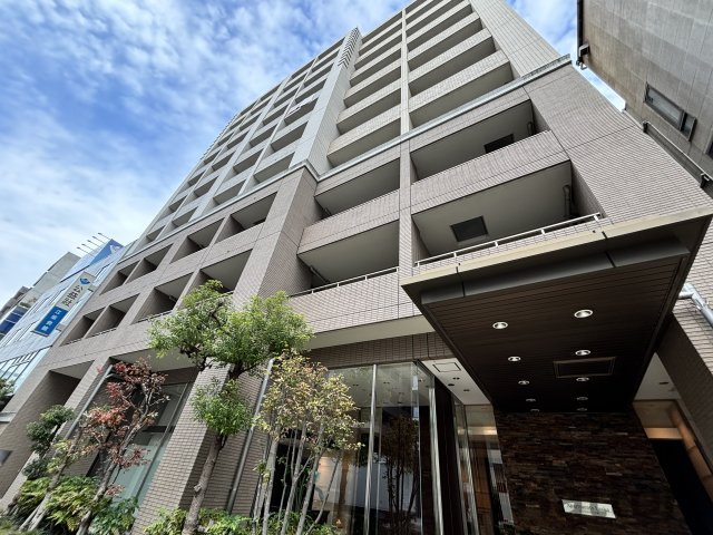 アパートメンツ江坂の外観