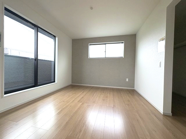 【寝室】 | 福岡市南区曰佐5丁目2期　3号棟（全4棟）【仲介手数料無料・0円】 | 現地写真。2階主寝室です。