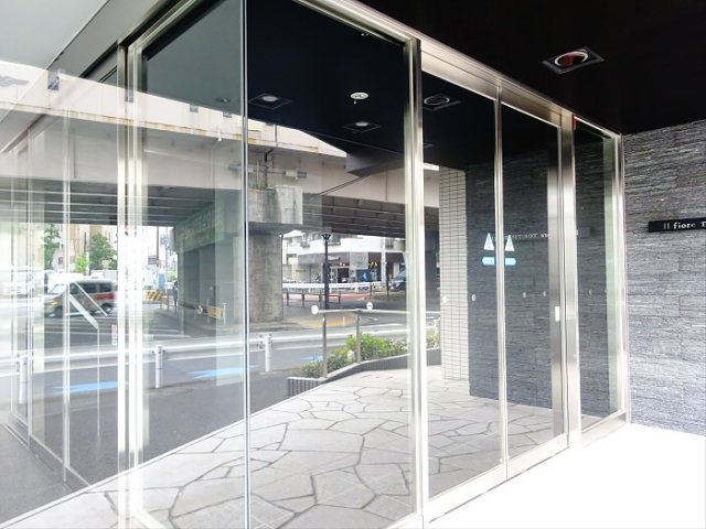 Il fiore都立大学(イルフィオーレ)のエントランス