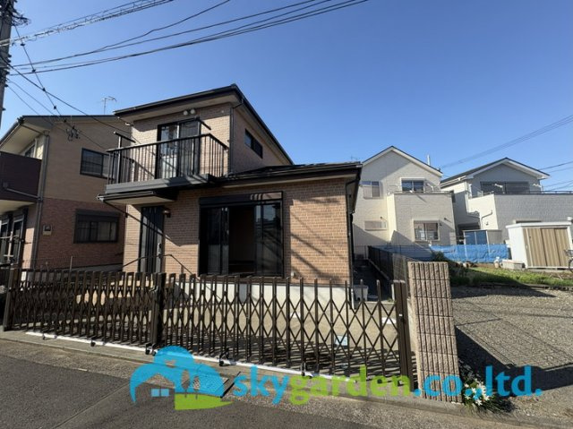 藤沢市下土棚　中古戸建の前面道路含む現地写真