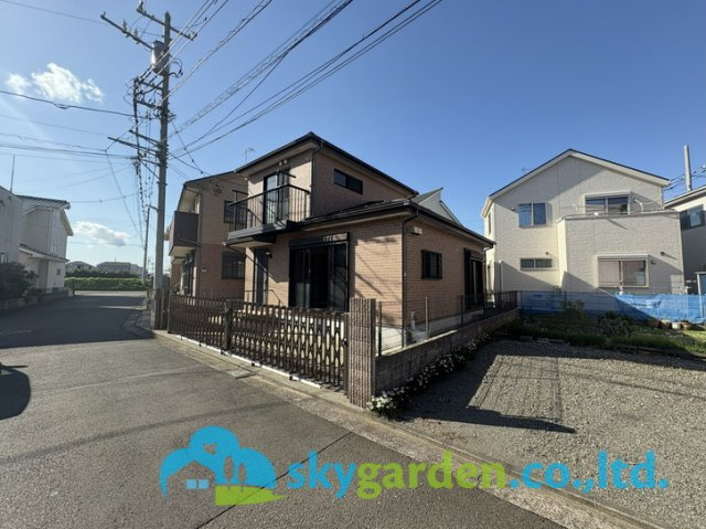 藤沢市下土棚　中古戸建の前面道路含む現地写真