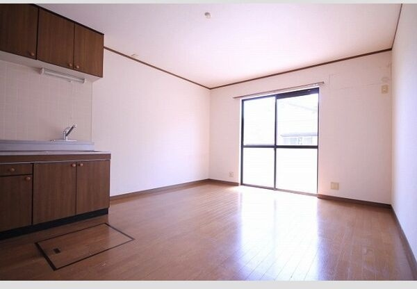 コーポラスガーデンBの居間・リビング