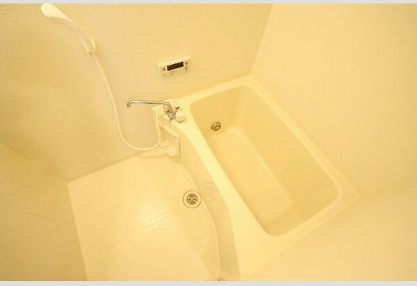 コーポラスガーデンBの浴室