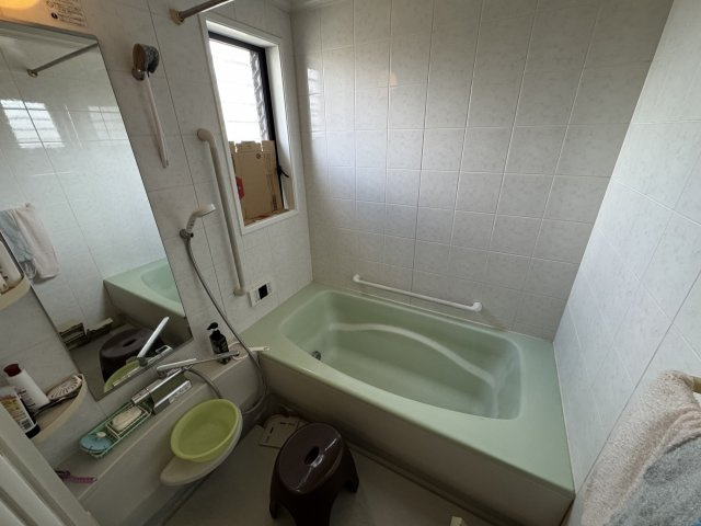 ‐三丁目不動産-　熊谷市小曽根　庭付き軽鉄造の浴室