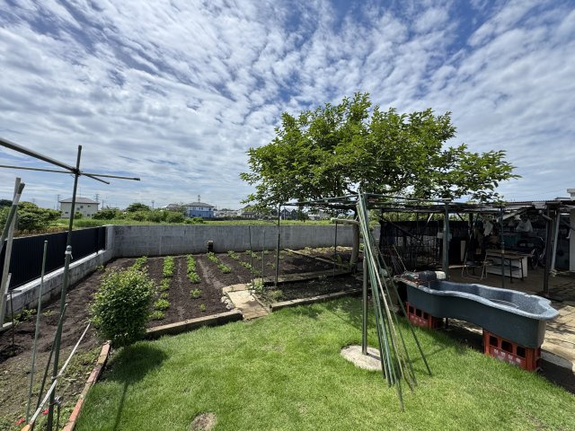 ‐三丁目不動産-　熊谷市小曽根　庭付き軽鉄造の庭