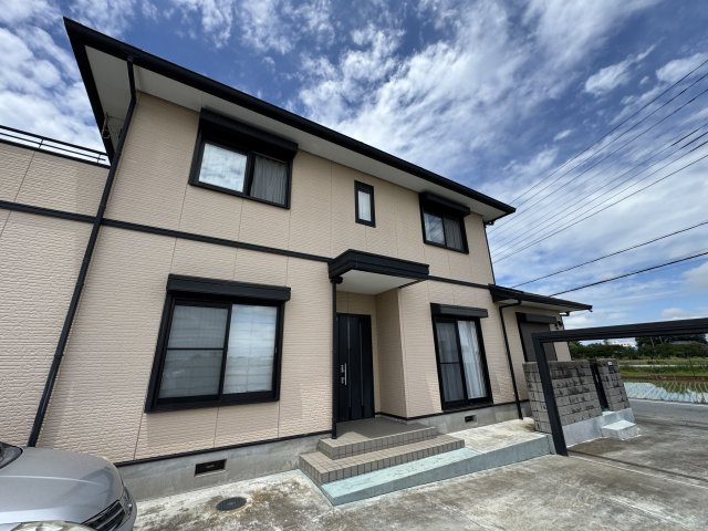 ‐三丁目不動産-　熊谷市小曽根　庭付き軽鉄造の外観