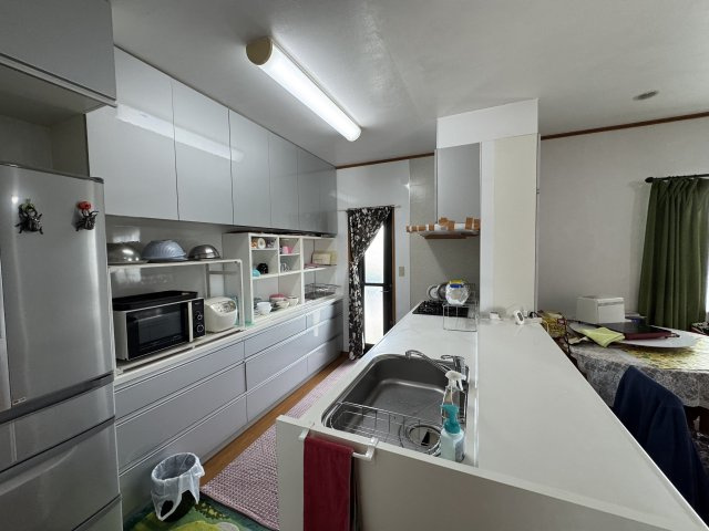 ‐三丁目不動産-　熊谷市小曽根　庭付き軽鉄造のキッチン