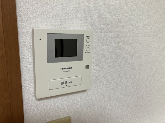 井上ハイツのセキュリティ|モニタ付インターホン