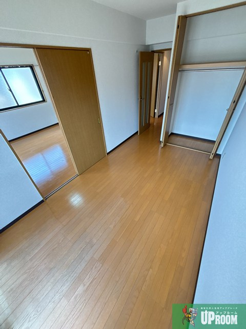 プリミエール清水の洋室