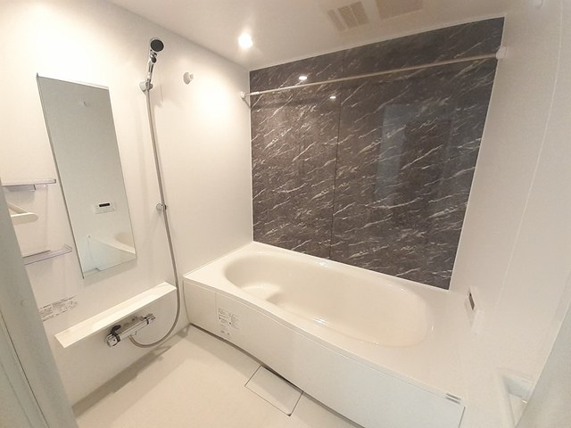 メゾン・ド・リヴィエール　Ⅲの浴室|バス