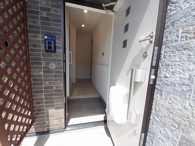 メゾン・ド・リヴィエール　Ⅲの玄関|玄関