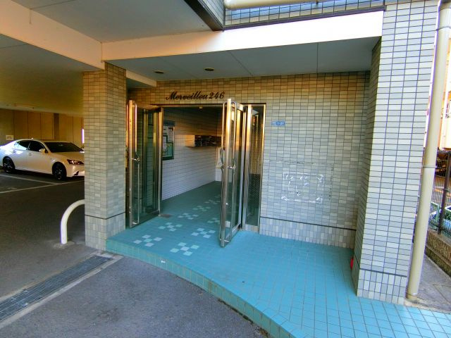 メルベーユ246のエントランス