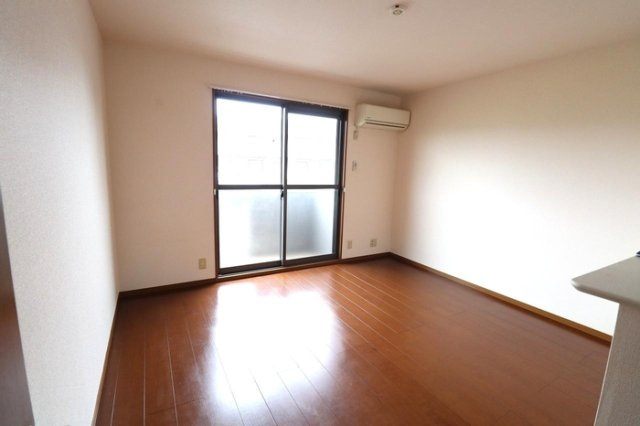 パストラーレ Ａ・Ｂの居間・リビング|リビング（エアコン付き）