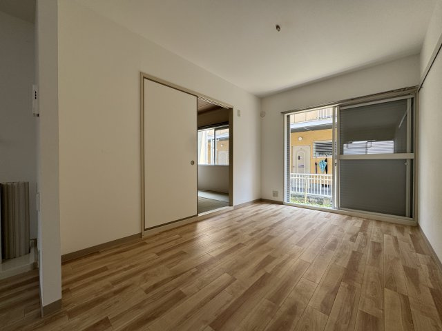 タウニィーイサカD棟の居間・リビング