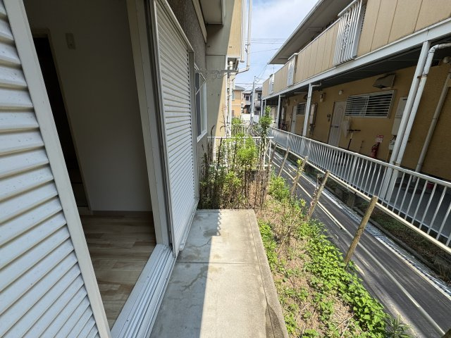 タウニィーイサカD棟のバルコニー