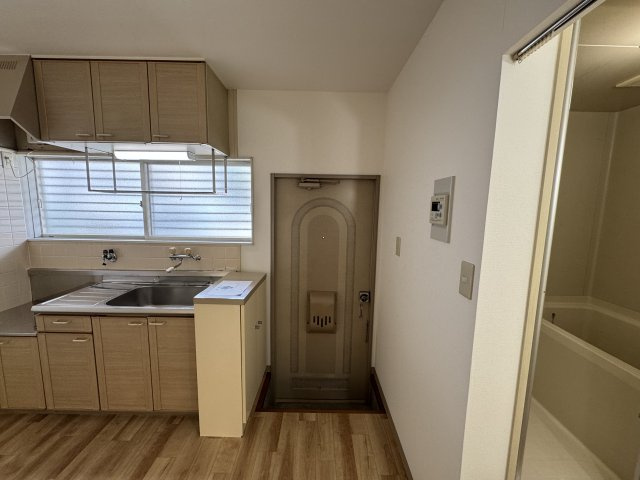 タウニィーイサカD棟の玄関