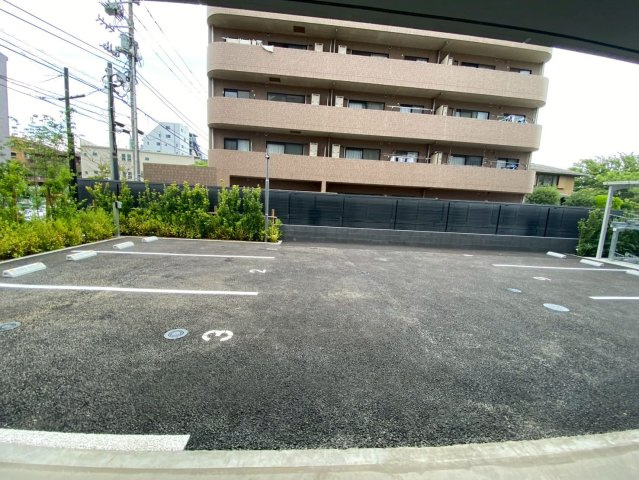 コンフォリア東葛西の駐車場