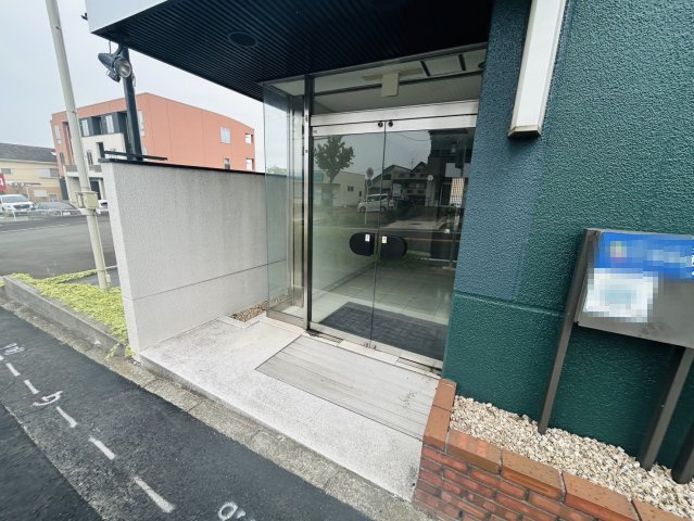 緑区青山3丁目貸店舗事務所のエントランス