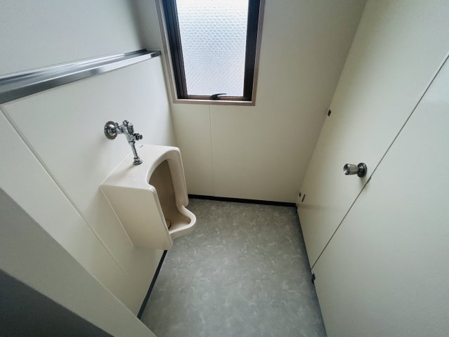 緑区青山3丁目貸店舗事務所のトイレ