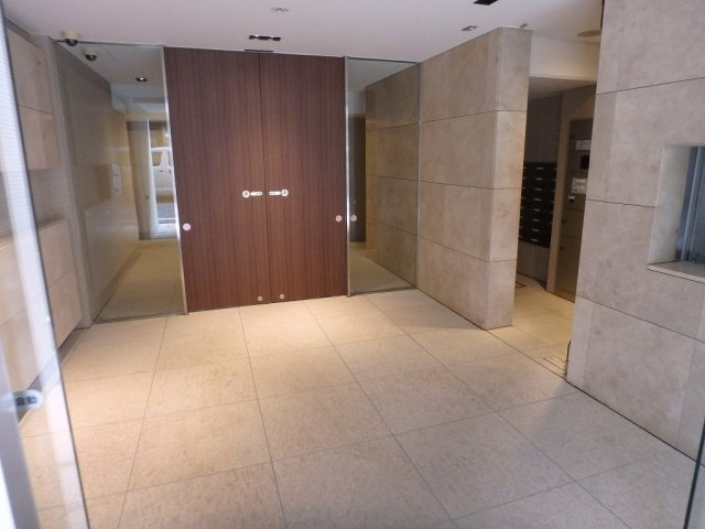 クラッシィハウス本郷コンフォルテのエントランス