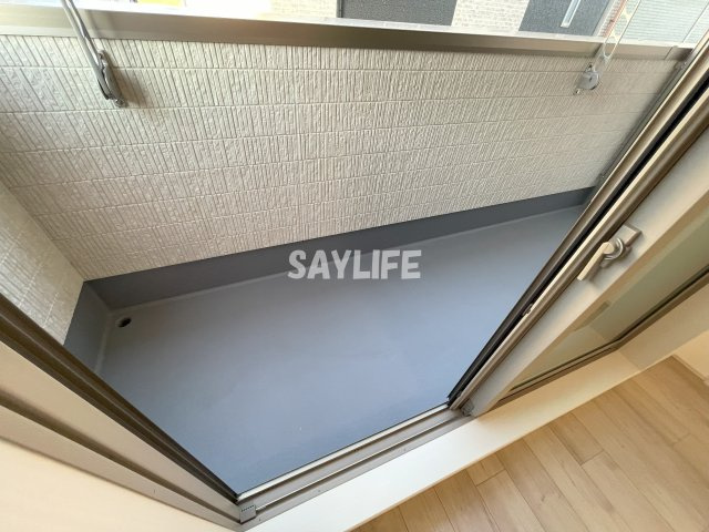 レネスト新深江Aのバルコニー