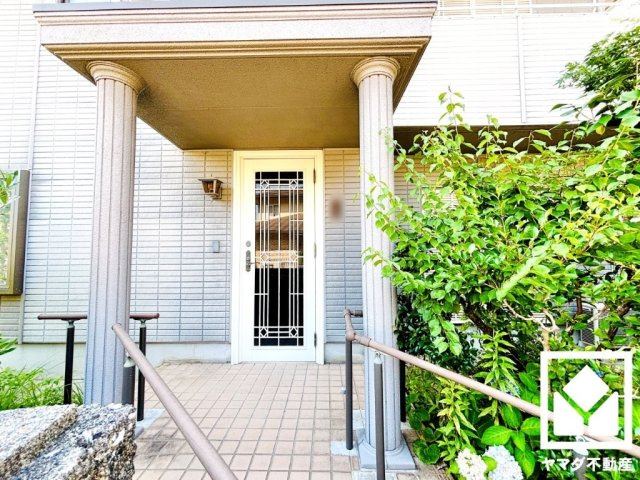 宇治市折居台３丁目の玄関