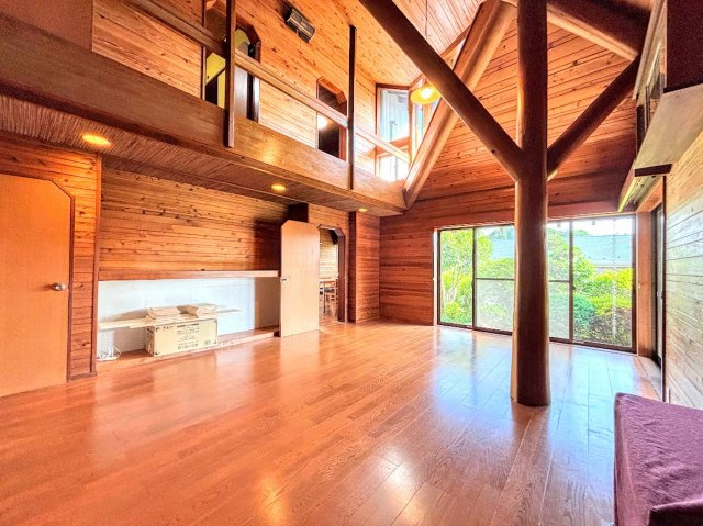 戸塚区舞岡町　中古戸建ての居間・リビング|◆土・日・祝日は、当社スタッフによる現地案内会を実施しております。もちろん平日のご案内も可能です。お気軽にご相談ください！！
