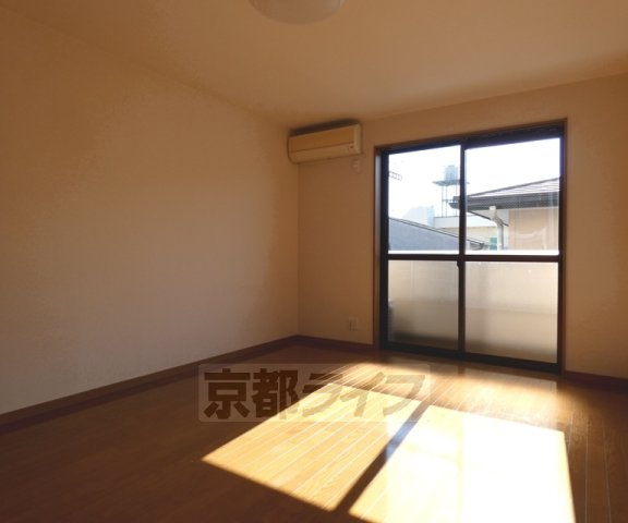 フラッティ吉野町A棟B棟の内装|日当たりは部屋により異なります