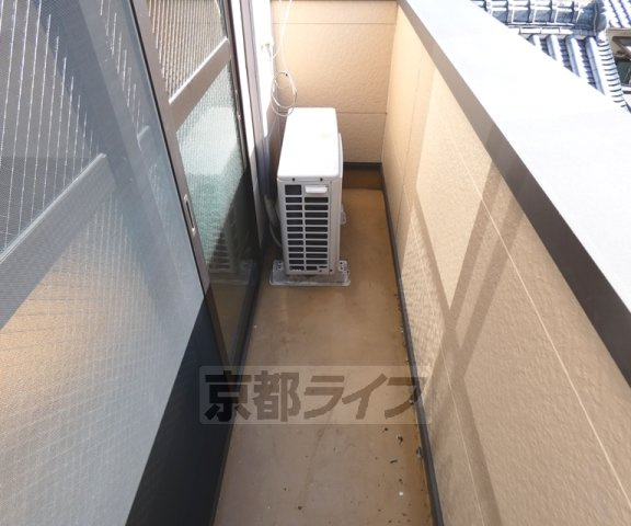 フラッティ吉野町A棟B棟のバルコニー