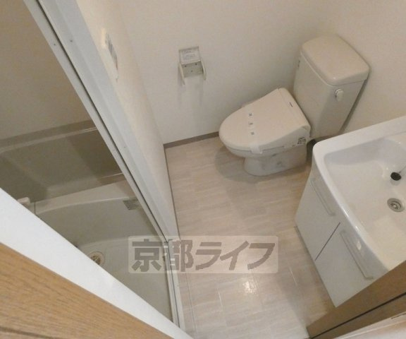 フラッティ吉野町A棟B棟の洗面所|ヨーロピアンセパレート