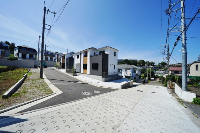【横浜市保土ケ谷区仏向町1280-1全7棟新築戸建て】★仲介手数料無料★（仏向小学校・橘中学校）の前面道路含む現地写真